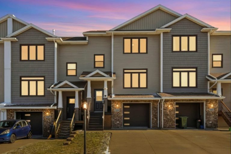 125 Bosun Run Halifax – Move-In Ready Townhouse in Bedford Hills